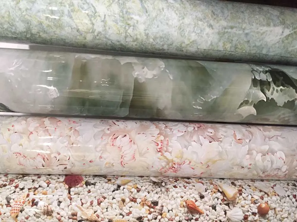 Rodapé de filme decorativo com padrão de mármore de PVC e outro filme de cobertura